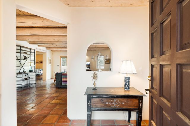 680 La Viveza Court, Santa Fe, NM 87501
