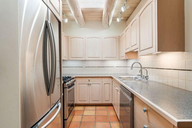 680 La Viveza Court, Santa Fe, NM 87501