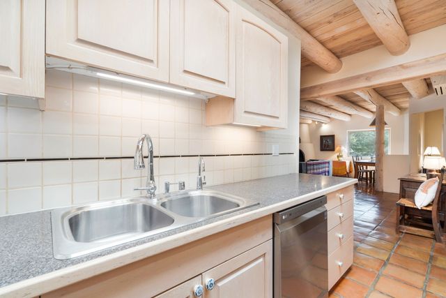 680 La Viveza Court, Santa Fe, NM 87501