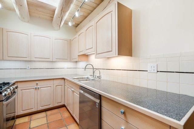 680 La Viveza Court, Santa Fe, NM 87501