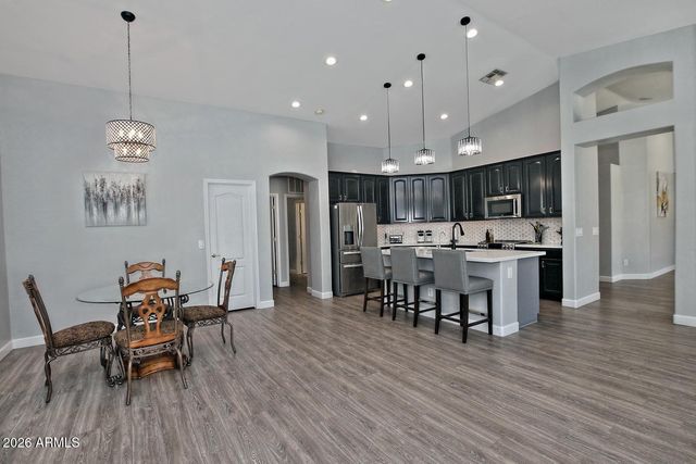 2067 W REMINGTON Drive, Chandler, AZ 85286