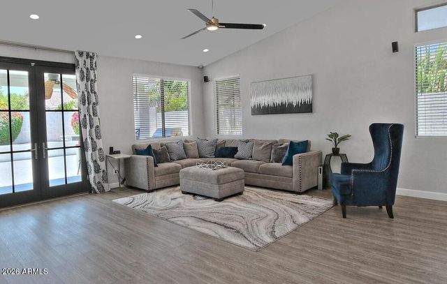 2067 W REMINGTON Drive, Chandler, AZ 85286