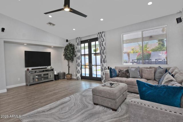2067 W REMINGTON Drive, Chandler, AZ 85286