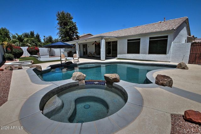 2067 W REMINGTON Drive, Chandler, AZ 85286