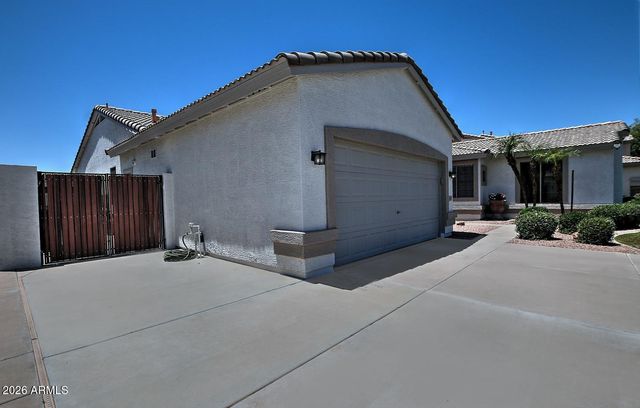 2067 W REMINGTON Drive, Chandler, AZ 85286
