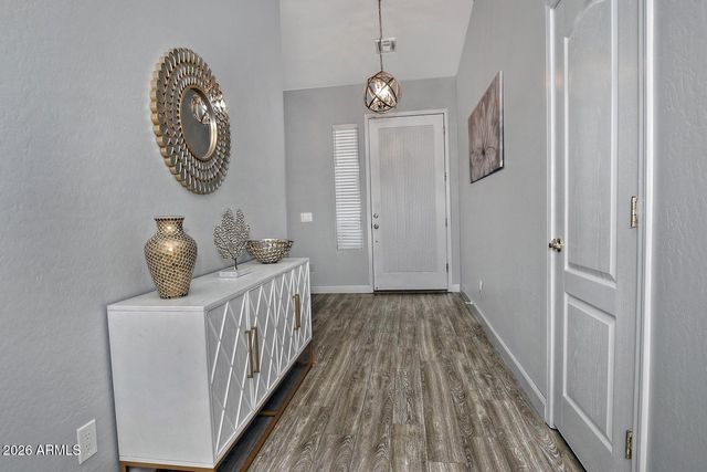2067 W REMINGTON Drive, Chandler, AZ 85286