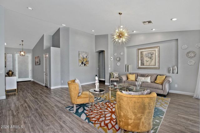 2067 W REMINGTON Drive, Chandler, AZ 85286