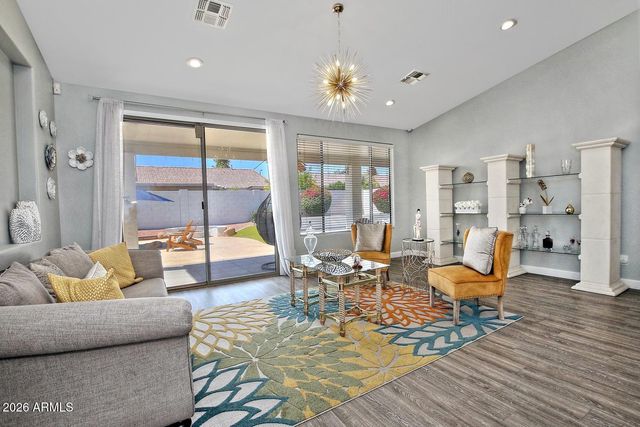 2067 W REMINGTON Drive, Chandler, AZ 85286