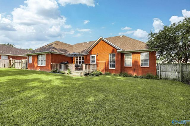 2003 Cedarwood Drive SW, Hartselle, AL 35640