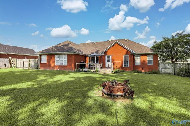 2003 Cedarwood Drive SW, Hartselle, AL 35640