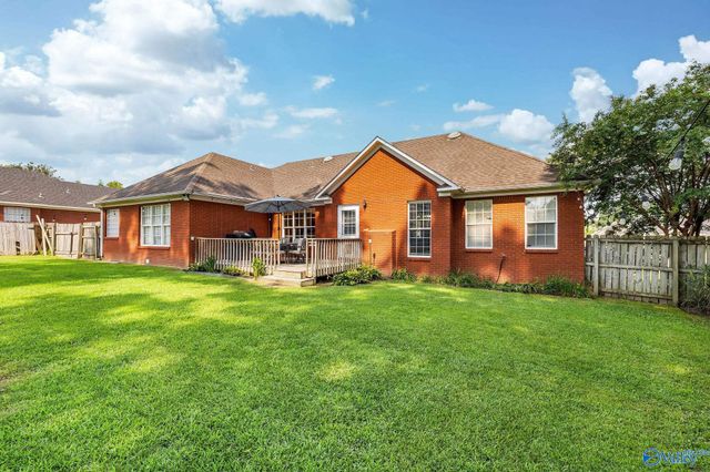 2003 Cedarwood Drive SW, Hartselle, AL 35640