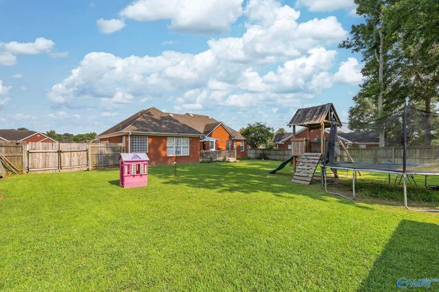 2003 Cedarwood Drive SW, Hartselle, AL 35640