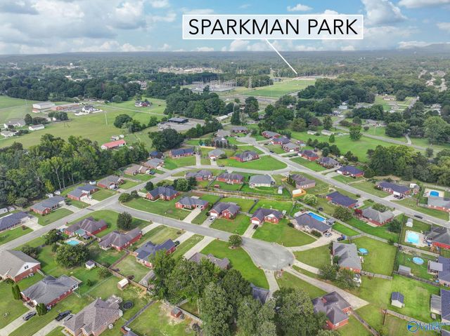 2003 Cedarwood Drive SW, Hartselle, AL 35640