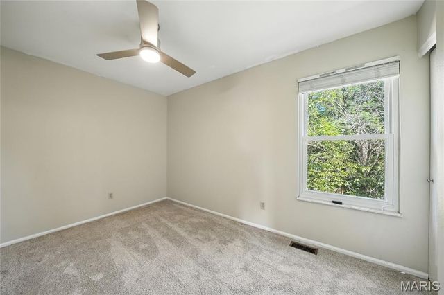 1043 Oakwood Farms Lane, Ballwin, MO 63021