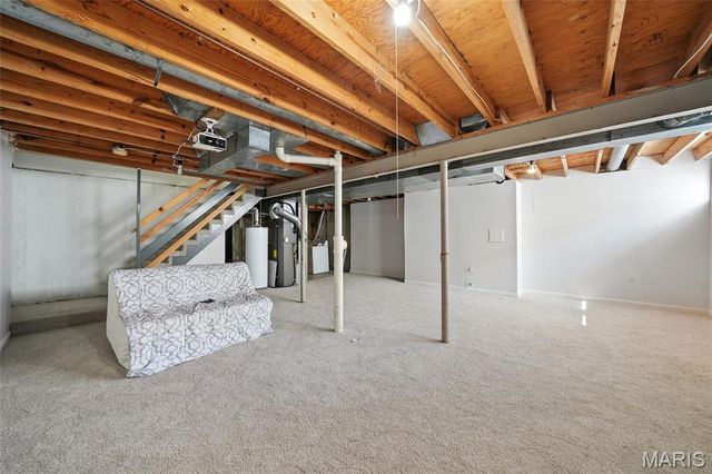 1043 Oakwood Farms Lane, Ballwin, MO 63021