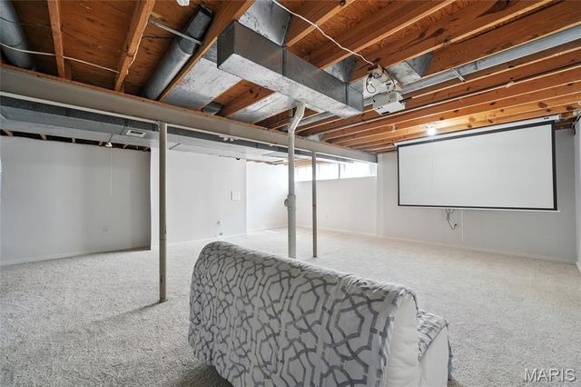 1043 Oakwood Farms Lane, Ballwin, MO 63021