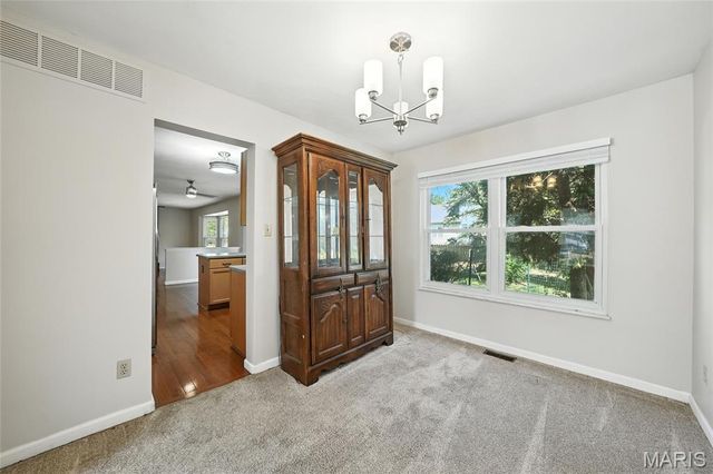 1043 Oakwood Farms Lane, Ballwin, MO 63021