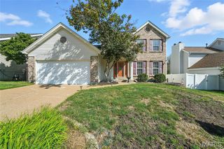 1043 Oakwood Farms Lane, Ballwin, MO 63021