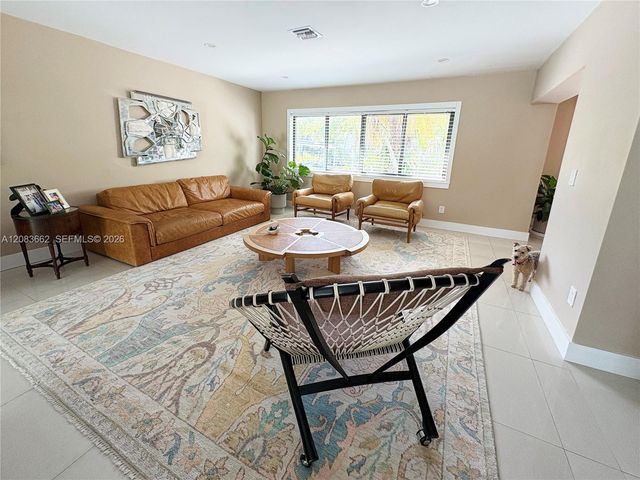 225 W Heather Drive 225, Key Biscayne, FL 33149