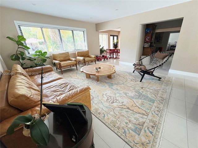 225 W Heather Drive 225, Key Biscayne, FL 33149