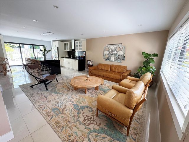 225 W Heather Drive 225, Key Biscayne, FL 33149