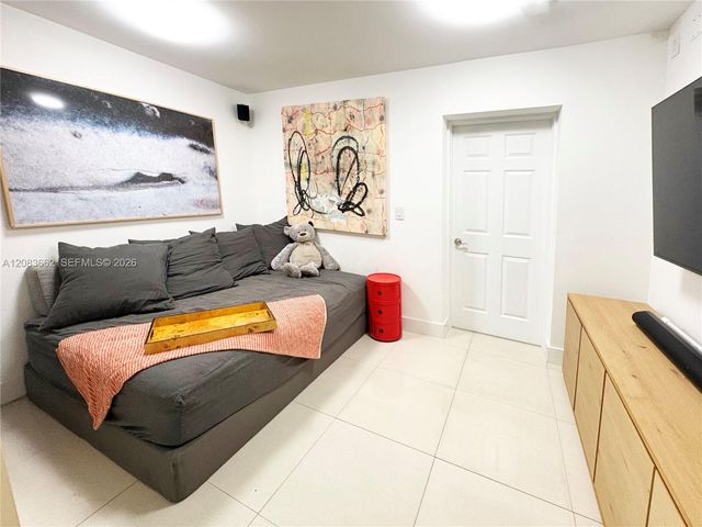 225 W Heather Drive 225, Key Biscayne, FL 33149