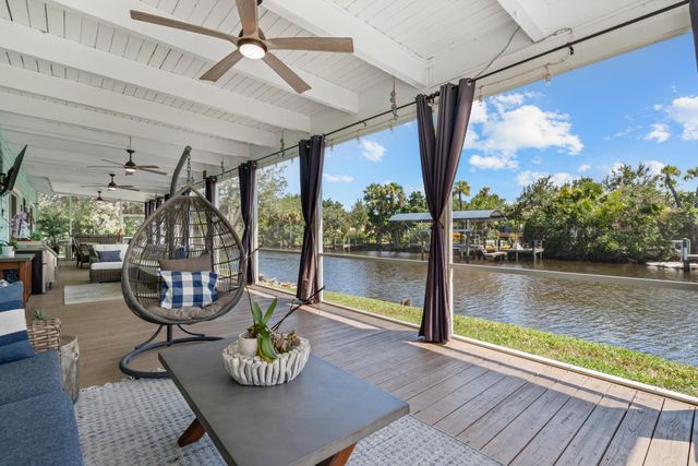 220 SW WILLOW LAKE Trail, Stuart, FL 34997