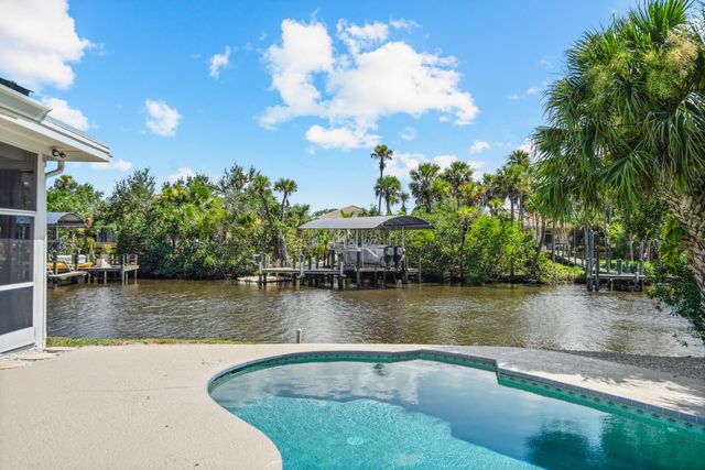 220 SW WILLOW LAKE Trail, Stuart, FL 34997