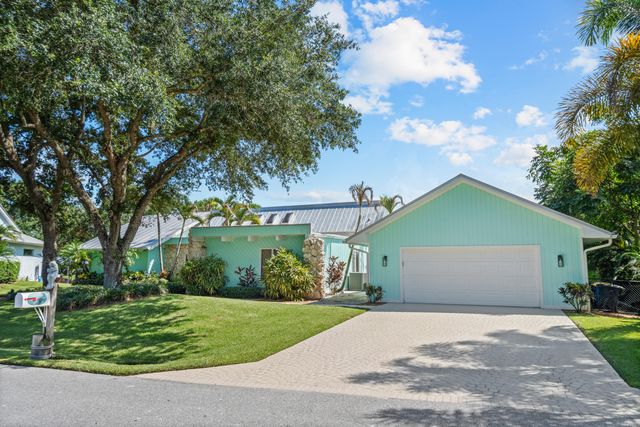 220 SW WILLOW LAKE Trail, Stuart, FL 34997