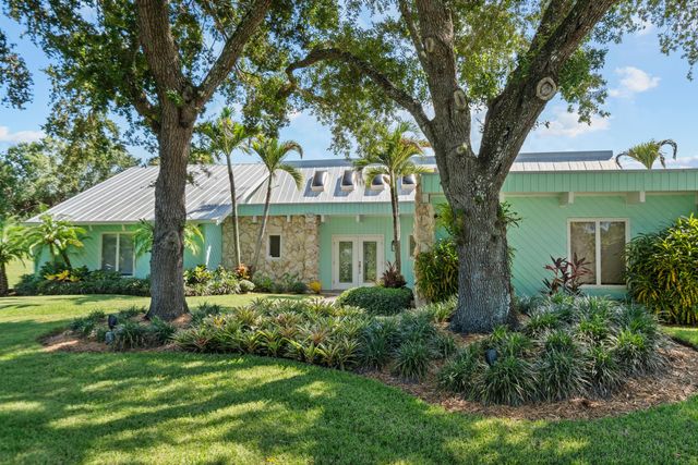 220 SW WILLOW LAKE Trail, Stuart, FL 34997