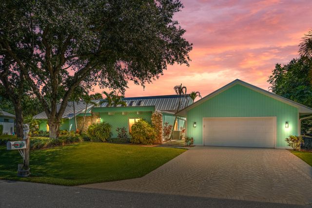 220 SW WILLOW LAKE Trail, Stuart, FL 34997