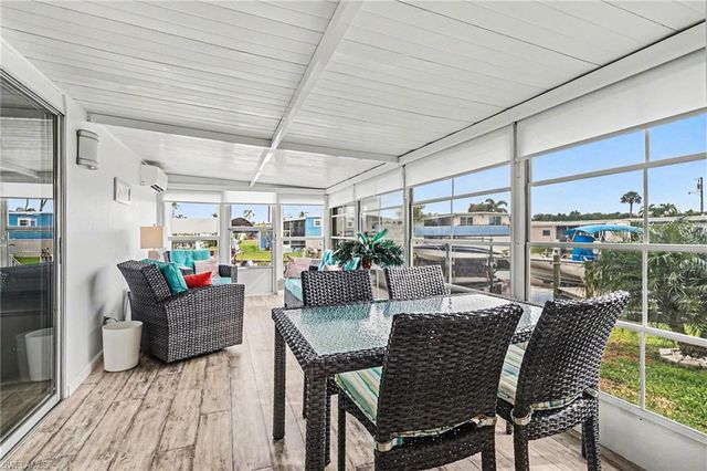 81 Sun CIR, Fort Myers, FL 33905