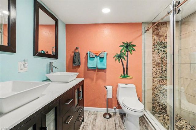 81 Sun CIR, Fort Myers, FL 33905
