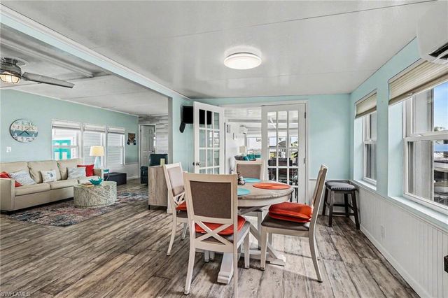 81 Sun CIR, Fort Myers, FL 33905
