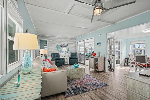 81 Sun CIR, Fort Myers, FL 33905