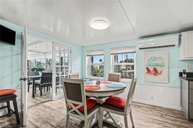 81 Sun CIR, Fort Myers, FL 33905