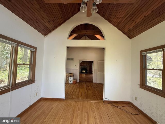 7126 UPPER YORK RD, New Hope, PA 18938