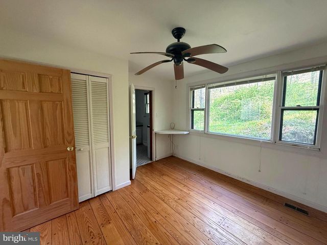 7126 UPPER YORK RD, New Hope, PA 18938