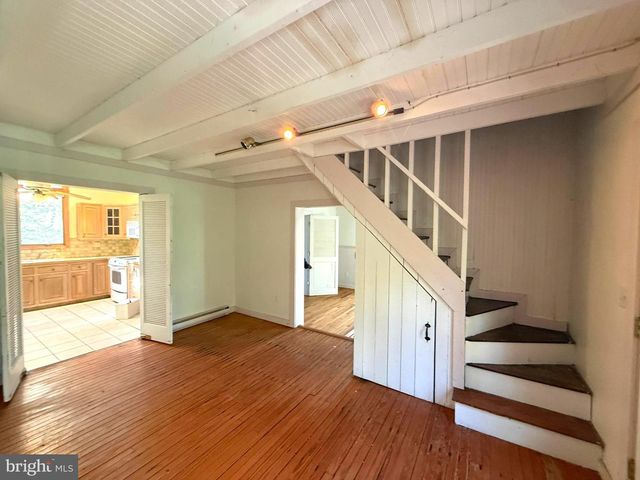 7126 UPPER YORK RD, New Hope, PA 18938