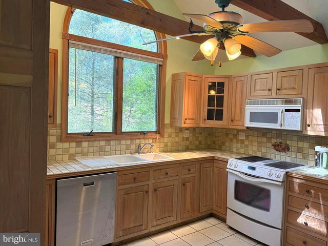 7126 UPPER YORK RD, New Hope, PA 18938