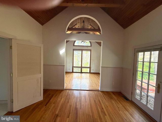 7126 UPPER YORK RD, New Hope, PA 18938