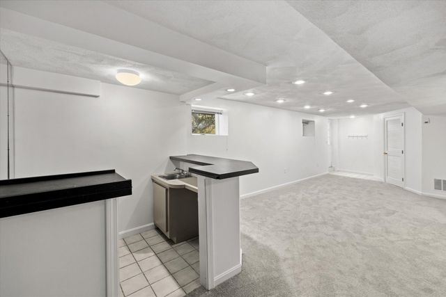 163 Standish Rd, Needham, MA 02492