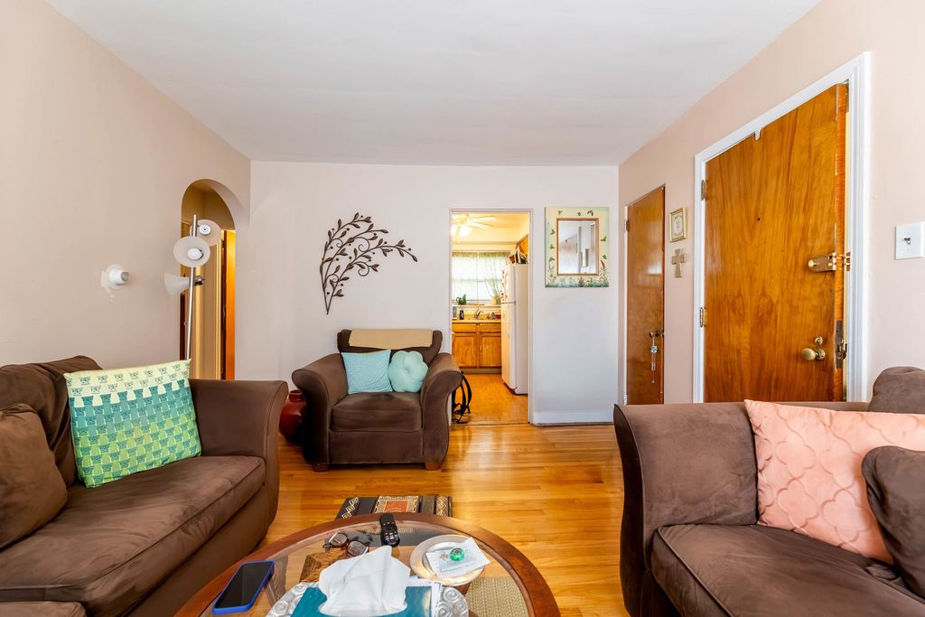8939 S Blackstone Avenue, Chicago, IL 60619 — photo 3