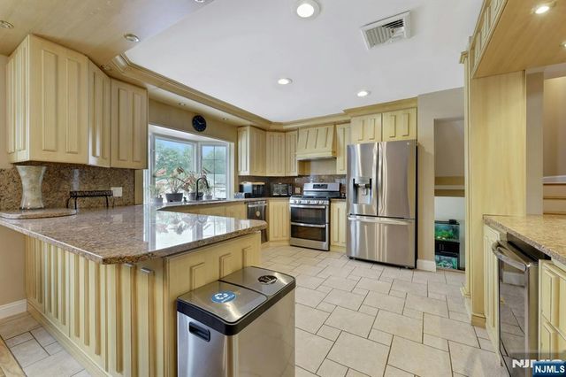 379 Leonard Drive, New Milford, NJ 07646