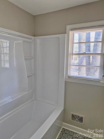 4105 Abbeydale Drive, Charlotte, NC 28205