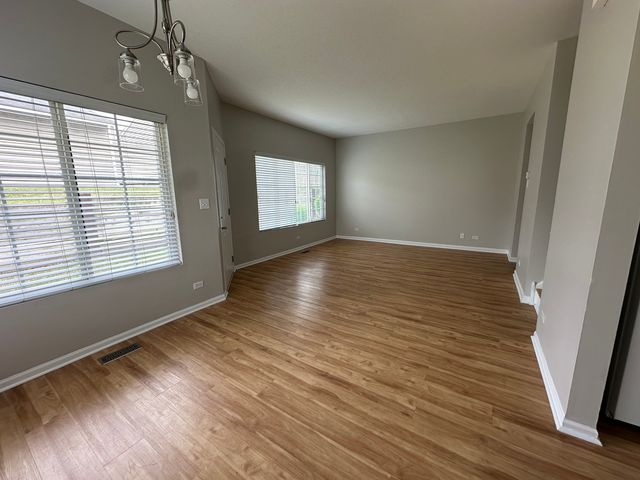 177 Braxton Lane, Aurora, IL 60504