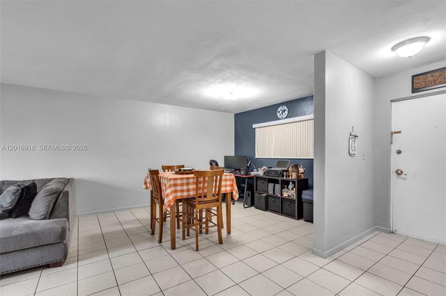 7400 Miami Lakes Dr D205, Miami Lakes, FL 33014