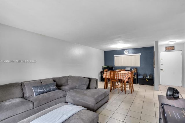 7400 Miami Lakes Dr D205, Miami Lakes, FL 33014