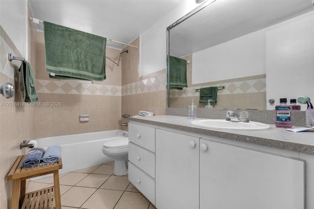 7400 Miami Lakes Dr D205, Miami Lakes, FL 33014