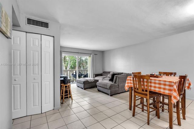 7400 Miami Lakes Dr D205, Miami Lakes, FL 33014